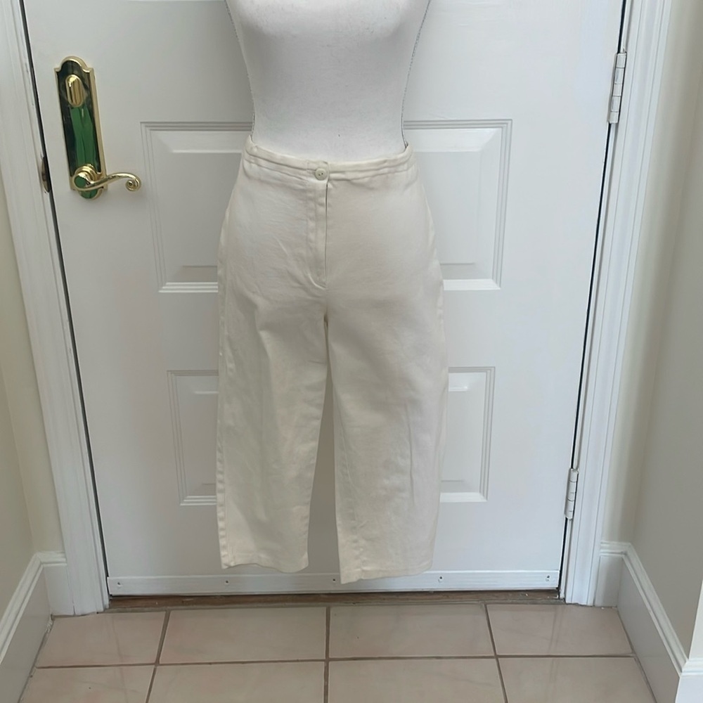 David Paul White Capris. Size 10